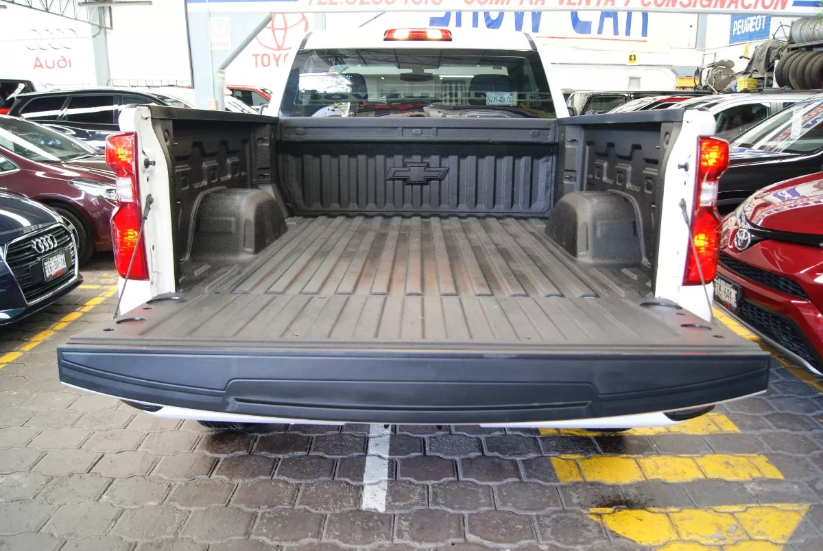 Chevrolet Silverado 4.3 Wt Cab Reg Mt 2021
